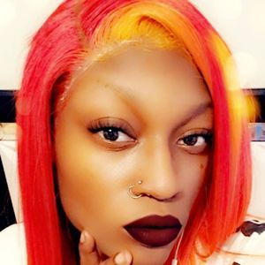 Meet your Posher, Dee